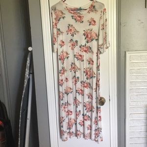 Beautiful Chris & Carol short sleeve dress RESErVE